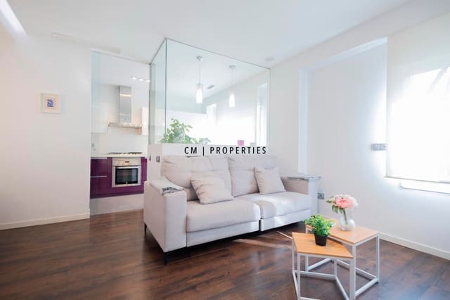 2 sovrum Lägenhet att hyra i Extramurs, Valencia stad - 1 500 € (Ref: 9918997)