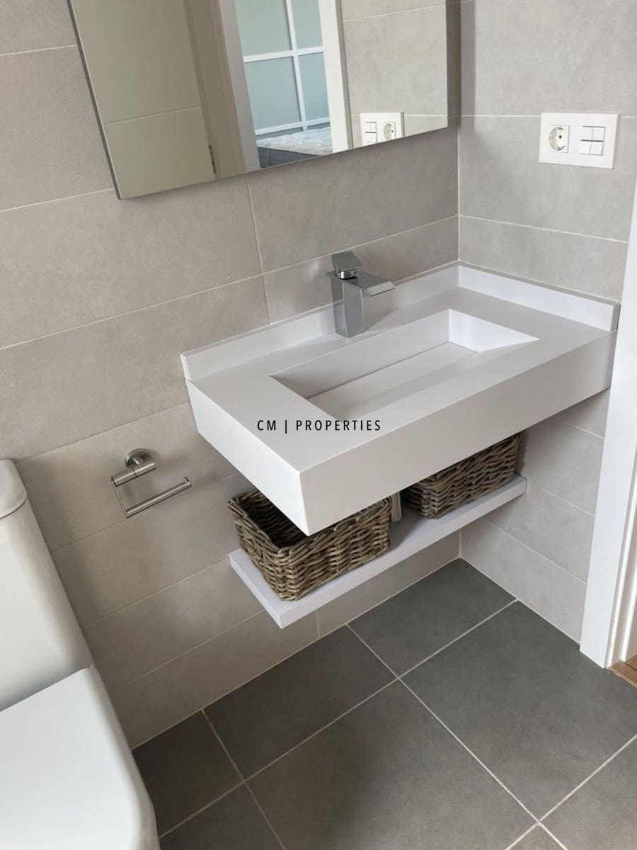 2 soveværelse Penthouse til leje i Valencia by med swimmingpool garage - € 1.600 (Ref: 9918998)