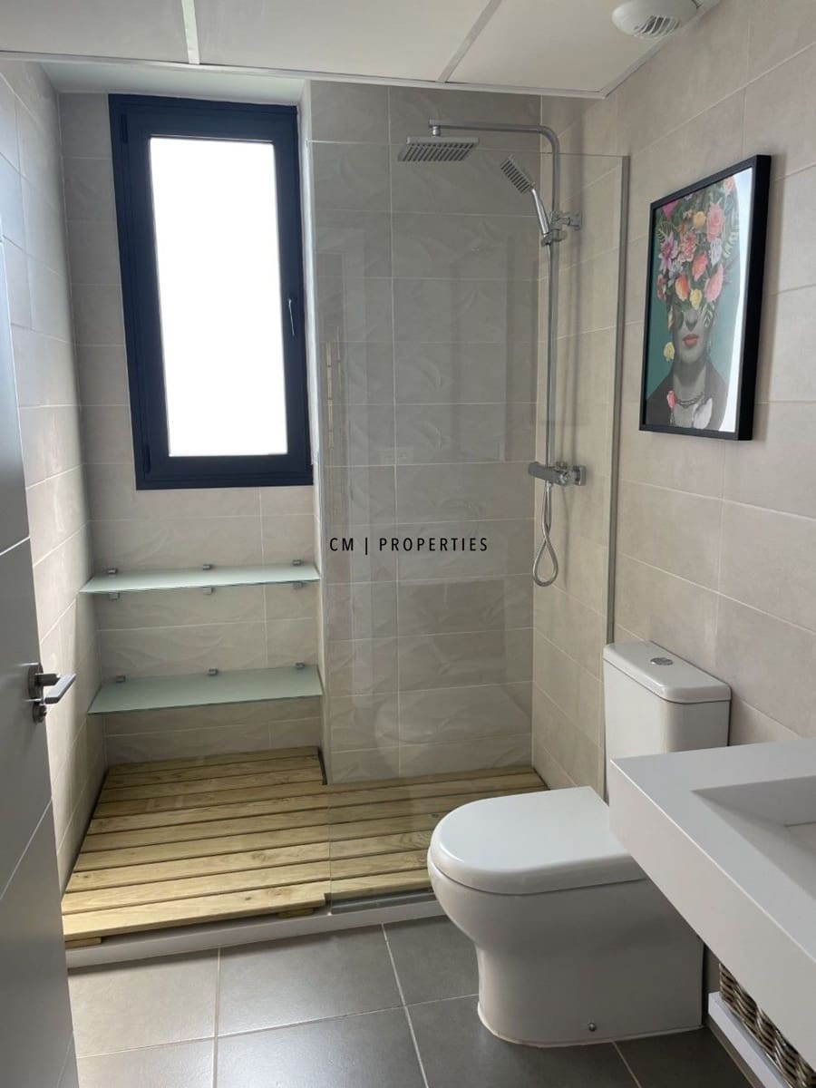 2 soveværelse Penthouse til leje i Valencia by med swimmingpool garage - € 1.600 (Ref: 9918998)