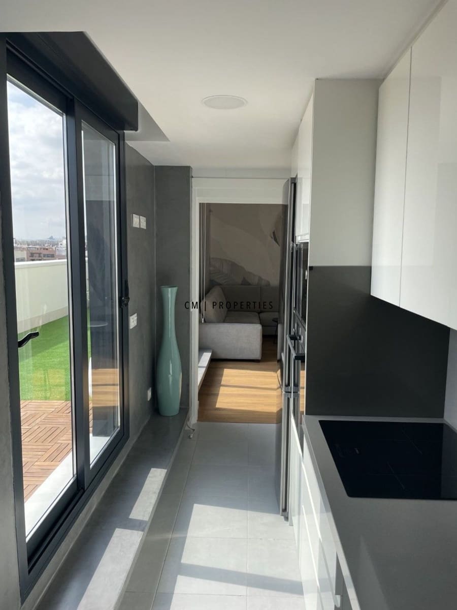 2 soveværelse Penthouse til leje i Valencia by med swimmingpool garage - € 1.600 (Ref: 9918998)