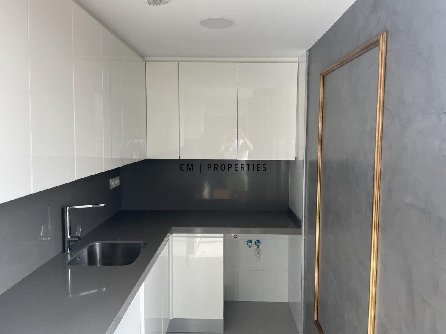 2 soveværelse Penthouse til leje i Valencia by med swimmingpool garage - € 1.600 (Ref: 9918998)
