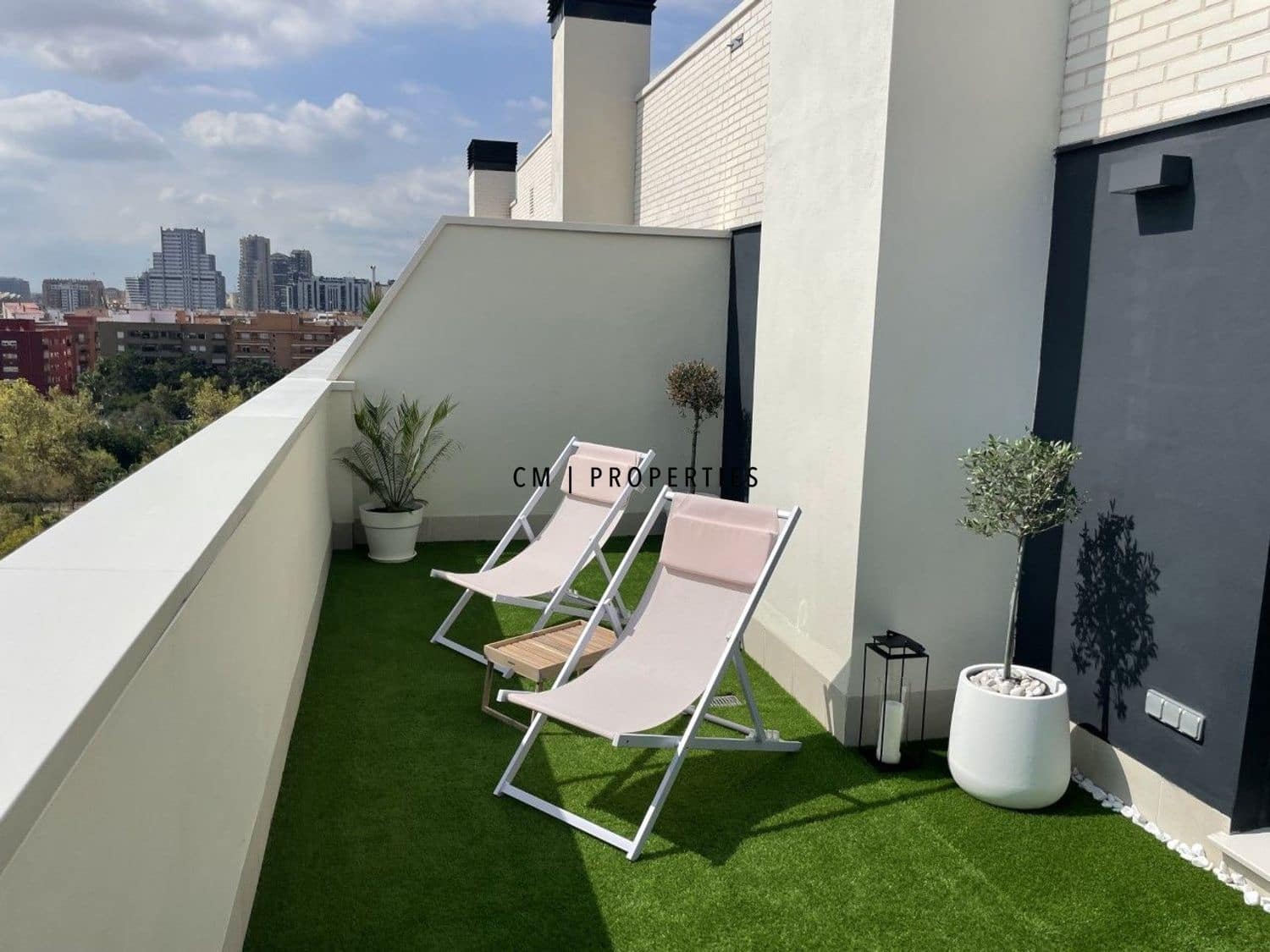 2 soveværelse Penthouse til leje i Valencia by med swimmingpool garage - € 1.600 (Ref: 9918998)
