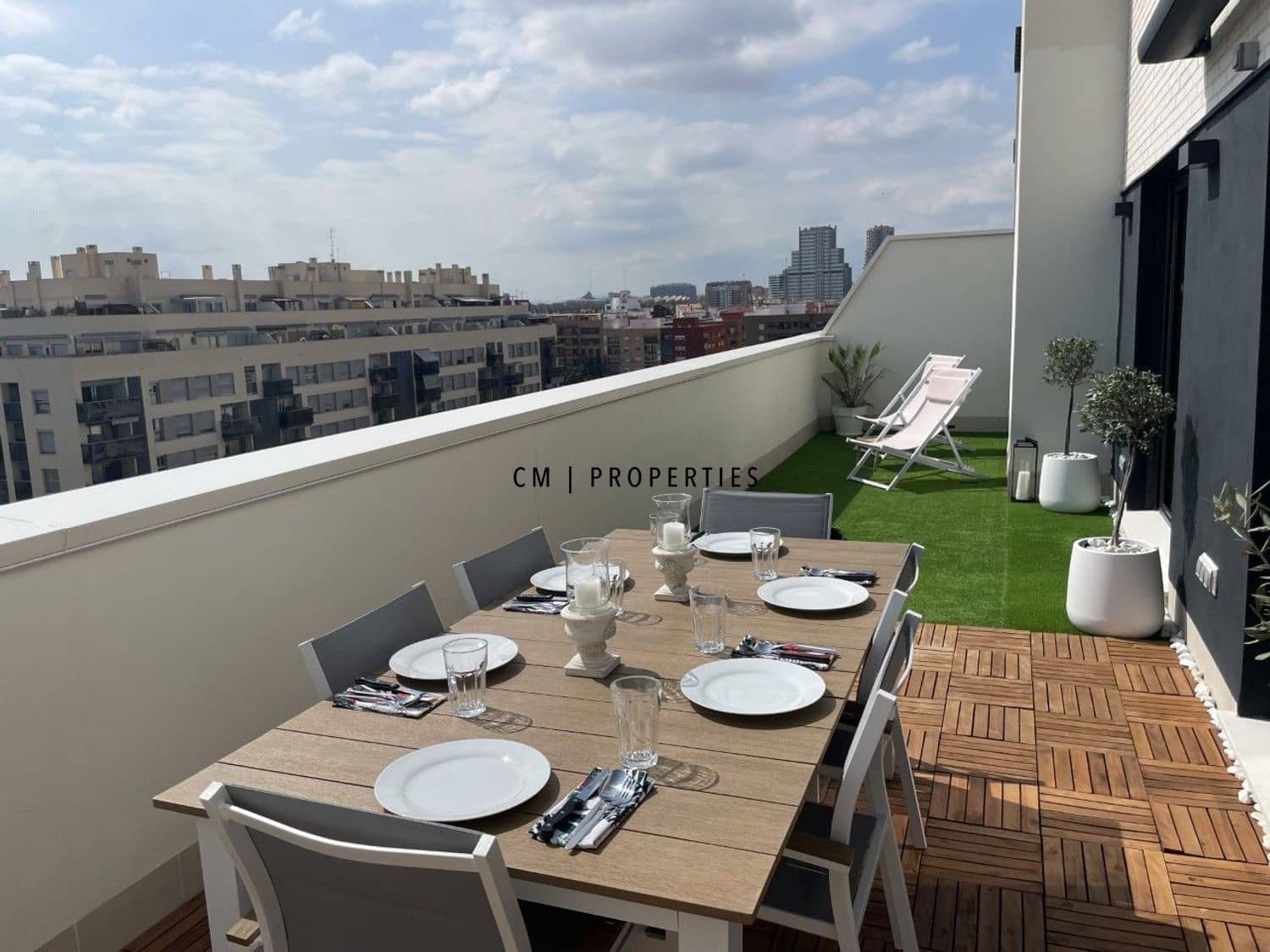 2 soveværelse Penthouse til leje i Valencia by med swimmingpool garage - € 1.600 (Ref: 9918998)