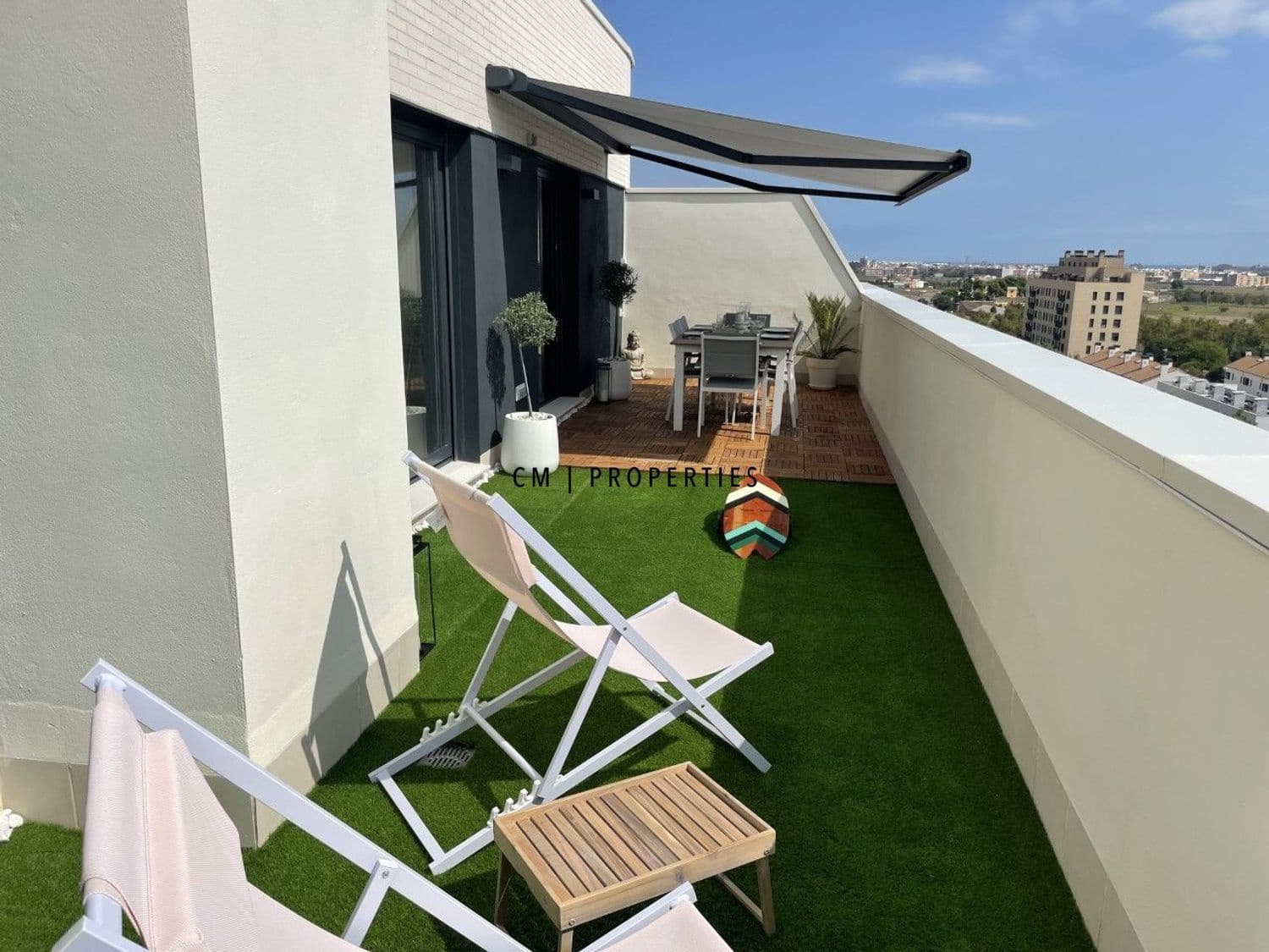 2 soveværelse Penthouse til leje i Valencia by med swimmingpool garage - € 1.600 (Ref: 9918998)