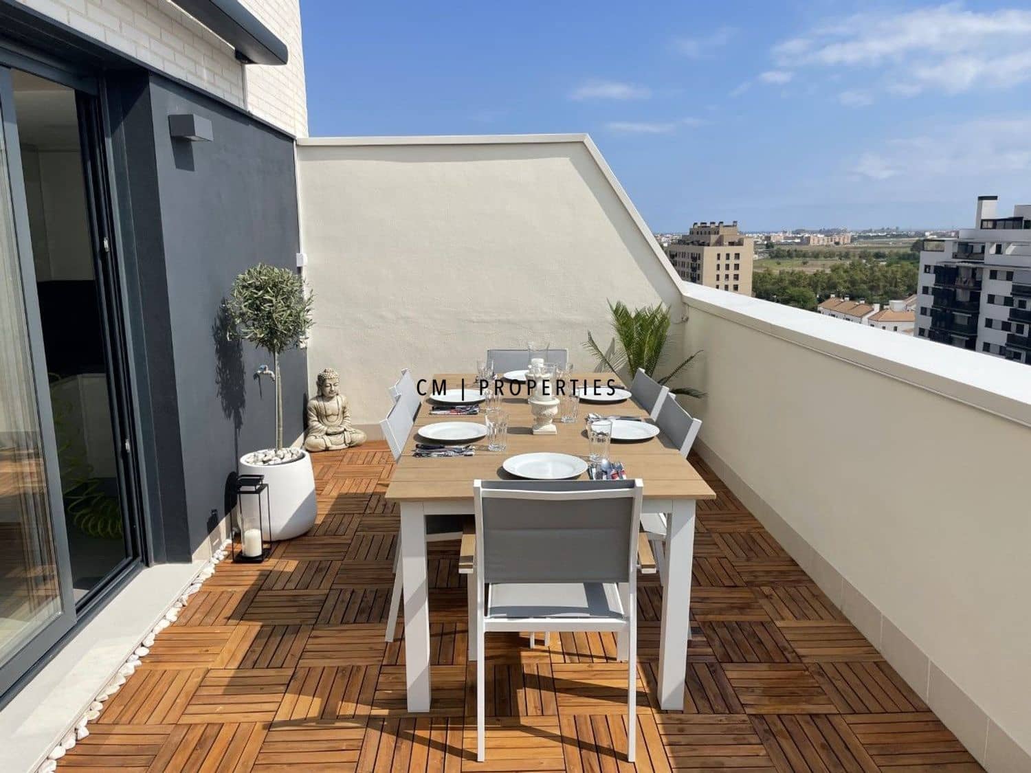 2 soveværelse Penthouse til leje i Valencia by med swimmingpool garage - € 1.600 (Ref: 9918998)