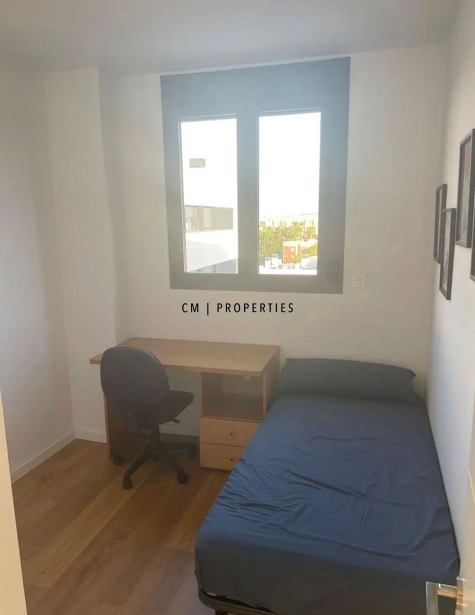 2 bedroom Penthouse for rent in Valencia city with pool garage - € 1,600 (Ref: 9918998)