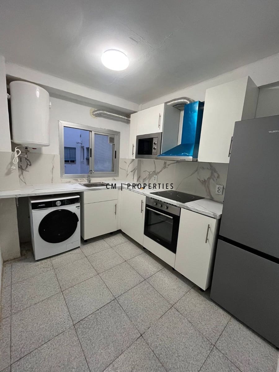 Piso de 3 habitaciones en Tavernes Blanques en alquiler - 1.000 € (Ref: 9928059)