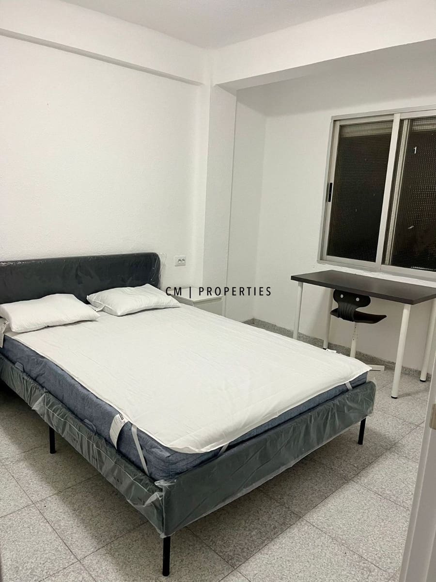 Piso de 3 habitaciones en Tavernes Blanques en alquiler - 1.000 € (Ref: 9928059)