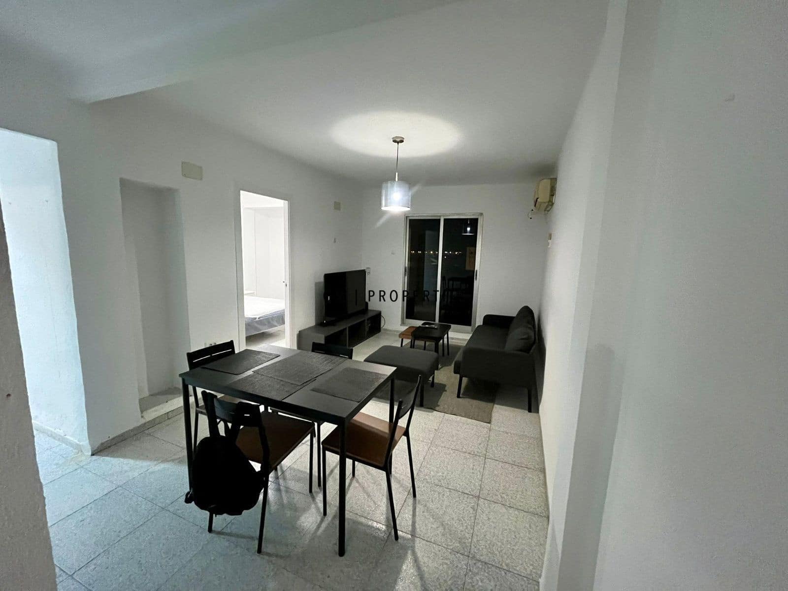 Piso de 3 habitaciones en Tavernes Blanques en alquiler - 1.000 € (Ref: 9928059)