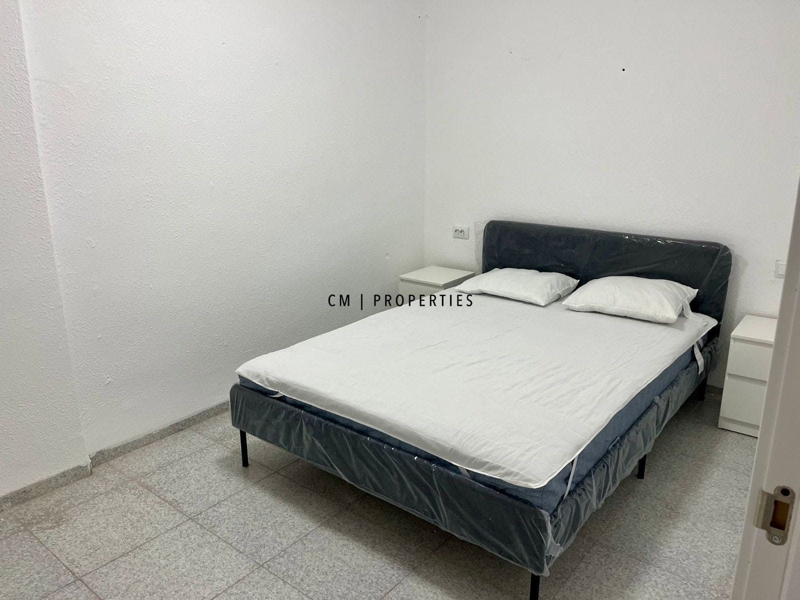 Piso de 3 habitaciones en Tavernes Blanques en alquiler - 1.000 € (Ref: 9928059)