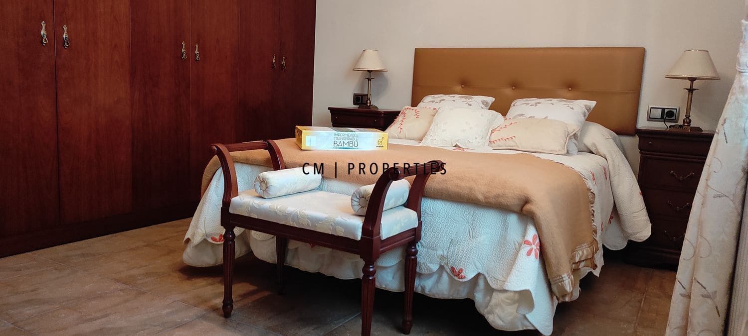 3 quarto Moradia para arrendar em Rocafort com garagem - 1 300 € (Ref: 9935119)