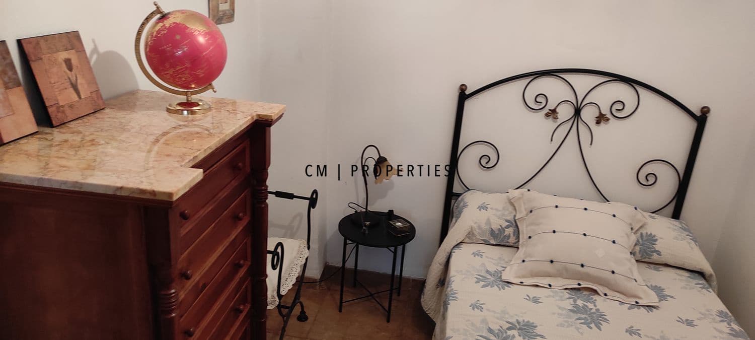 3 quarto Moradia para arrendar em Rocafort com garagem - 1 300 € (Ref: 9935119)