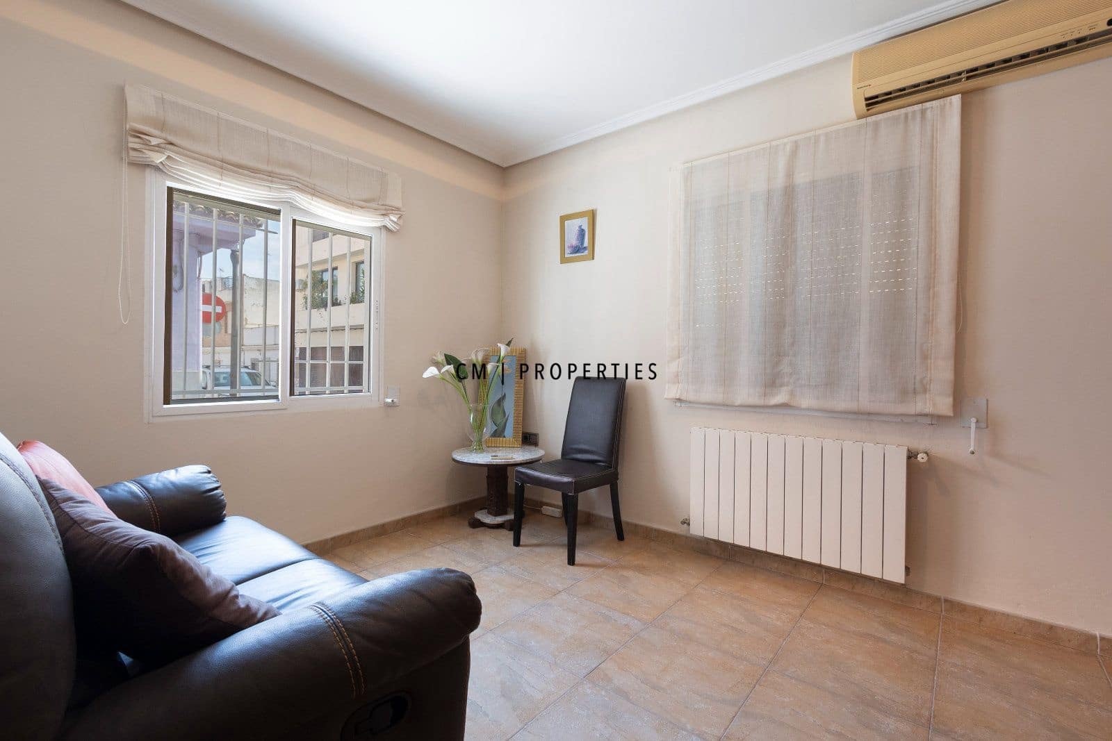 3 bedroom Villa for rent in Rocafort with garage - € 1,300 (Ref: 9935119)
