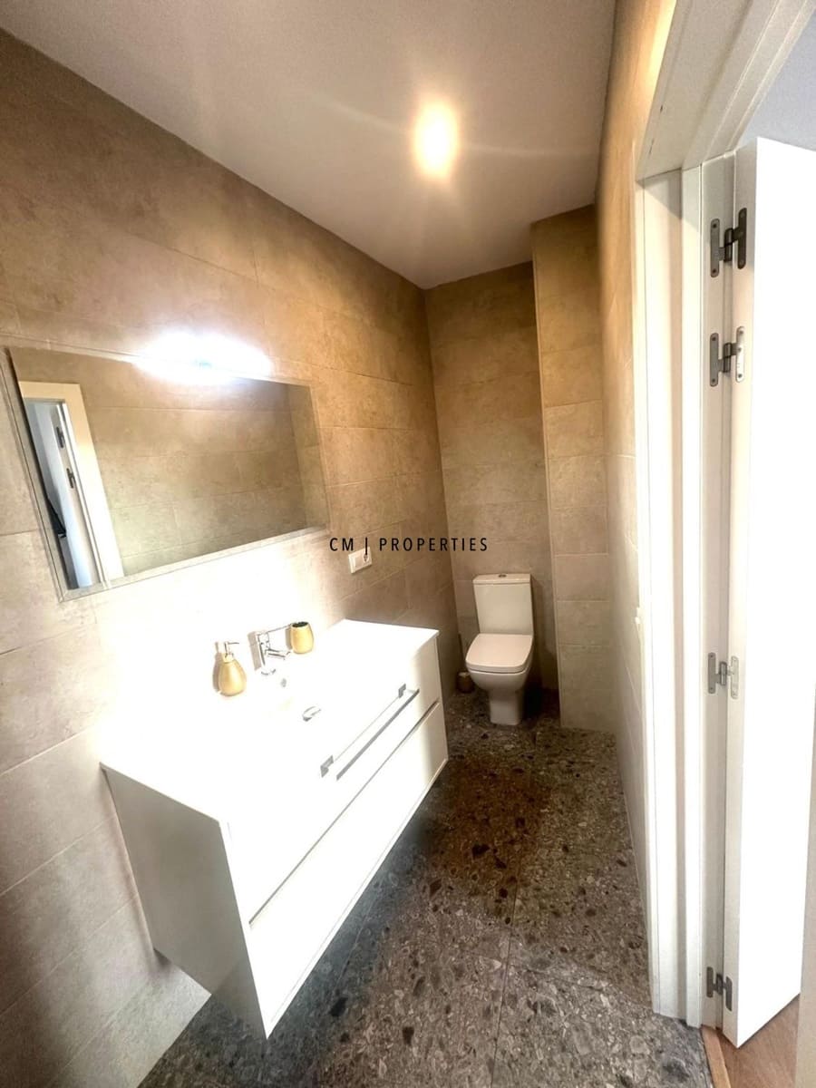 Piso de 2 habitaciones en València ciudad en alquiler - 2.200 € (Ref: 9935293)
