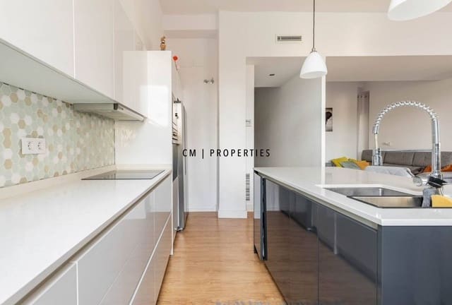 Piso de 2 habitaciones en València ciudad en alquiler - 2.200 € (Ref: 9935293)