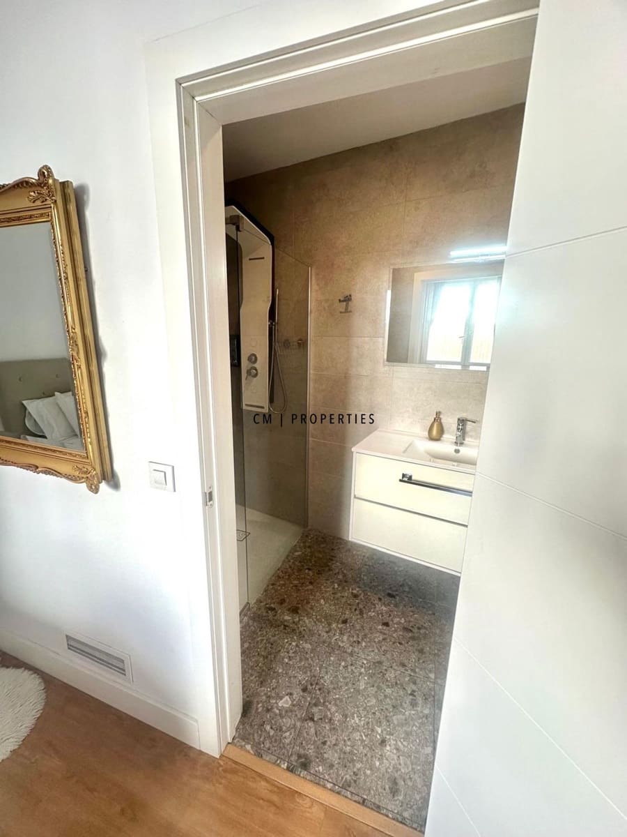 Piso de 2 habitaciones en València ciudad en alquiler - 2.200 € (Ref: 9935293)