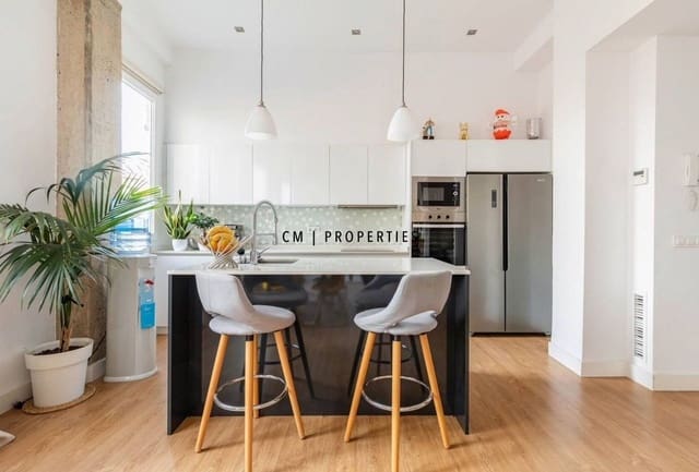 Piso de 2 habitaciones en València ciudad en alquiler - 2.200 € (Ref: 9935293)