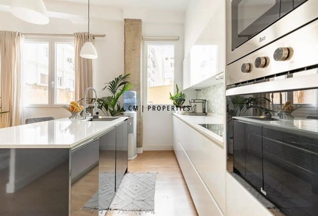 Piso de 2 habitaciones en València ciudad en alquiler - 2.200 € (Ref: 9935293)