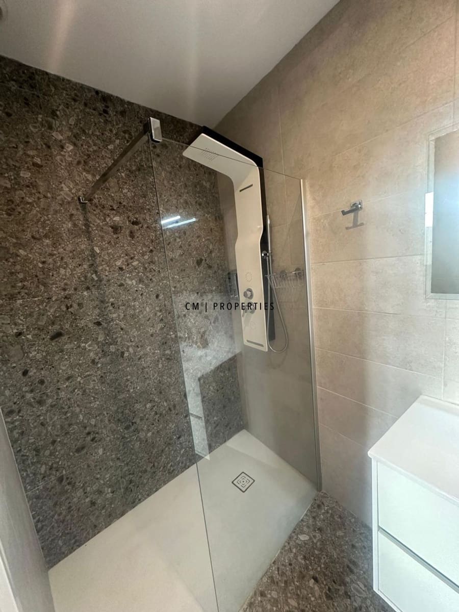 Piso de 2 habitaciones en València ciudad en alquiler - 2.200 € (Ref: 9935293)