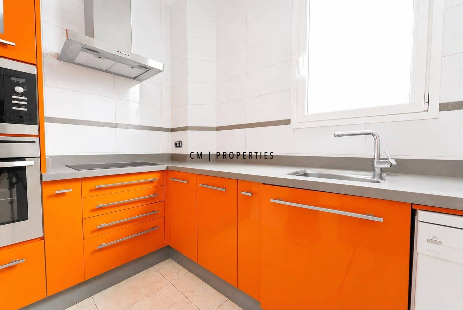 3 bedroom Flat for rent in Valencia city - € 2,000 (Ref: 9935355)