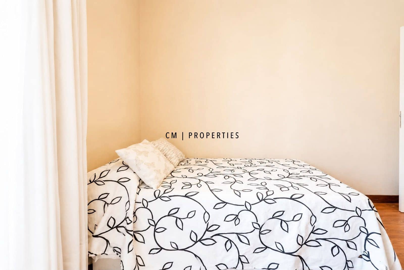 3 bedroom Flat for rent in Valencia city - € 2,000 (Ref: 9935355)