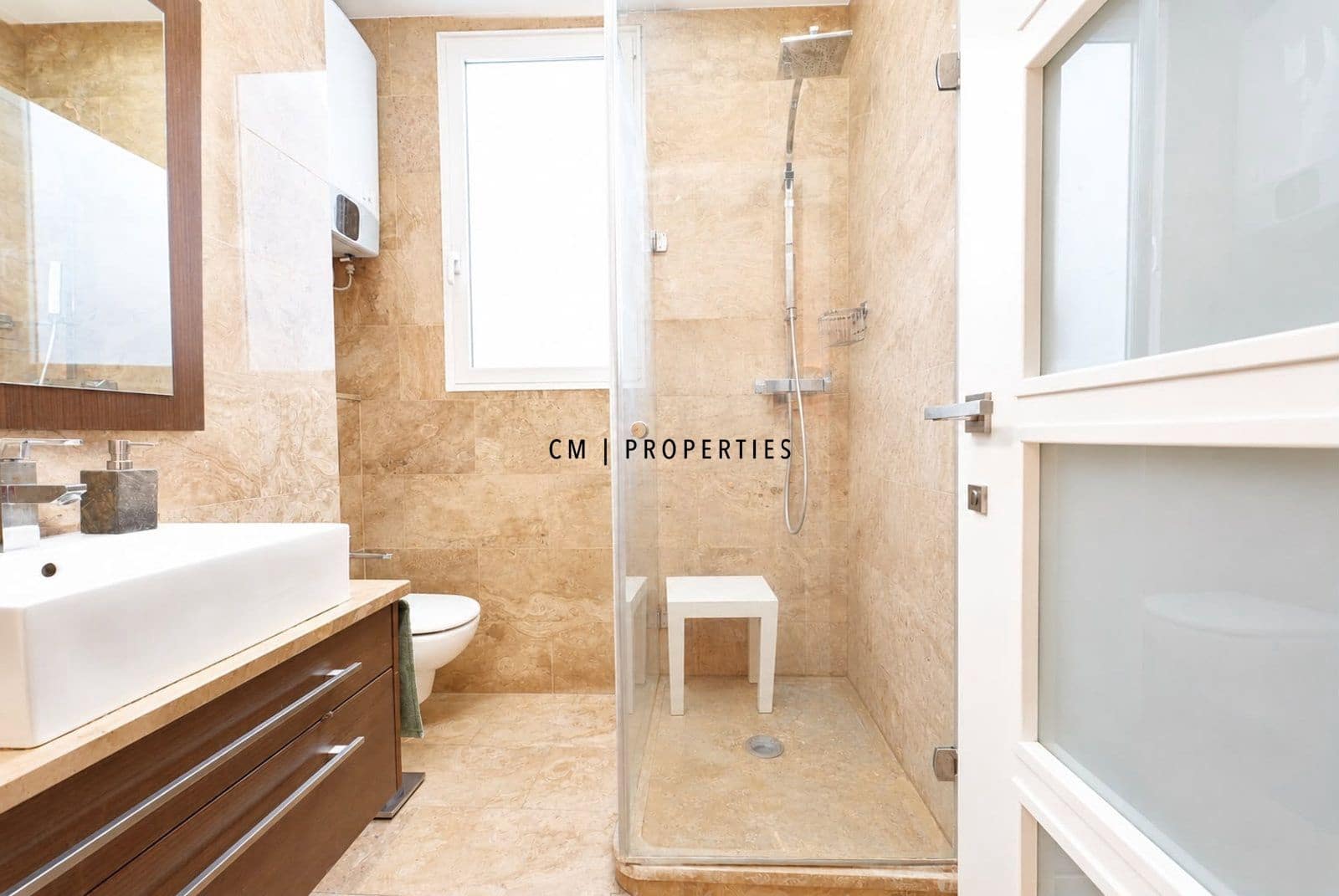 3 bedroom Flat for rent in Valencia city - € 2,000 (Ref: 9935355)
