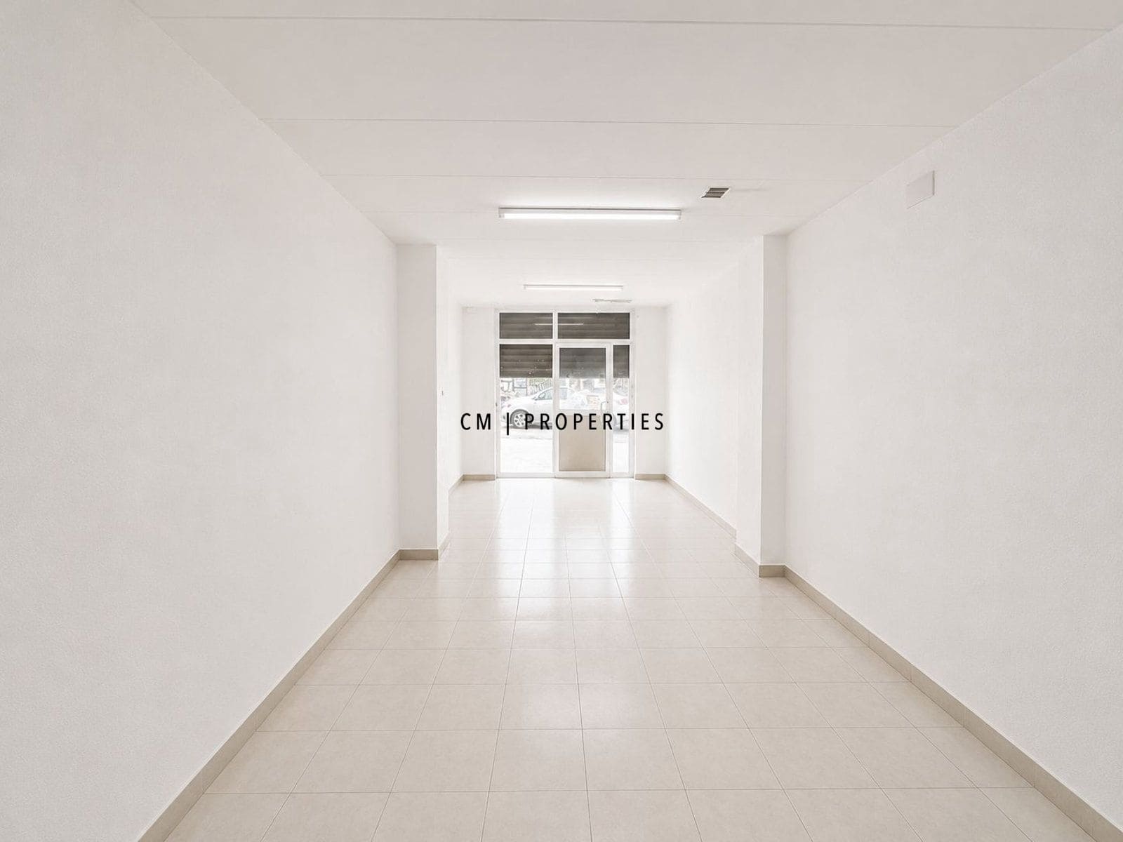 Commercial for sale in Valencia city - € 160,000 (Ref: 9937123)