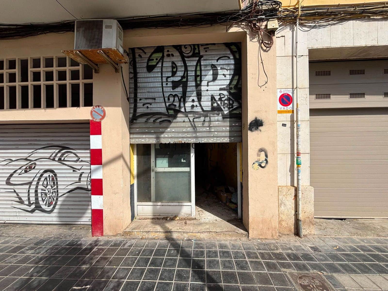 Commercial for sale in Valencia city - € 160,000 (Ref: 9937123)
