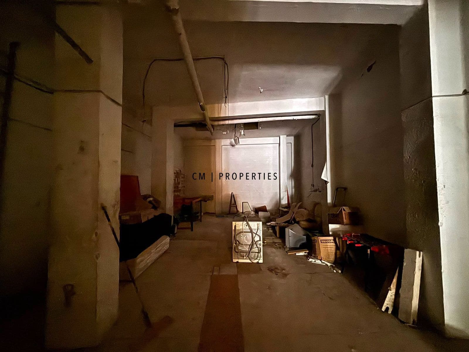 Commercial for sale in Valencia city - € 160,000 (Ref: 9937123)