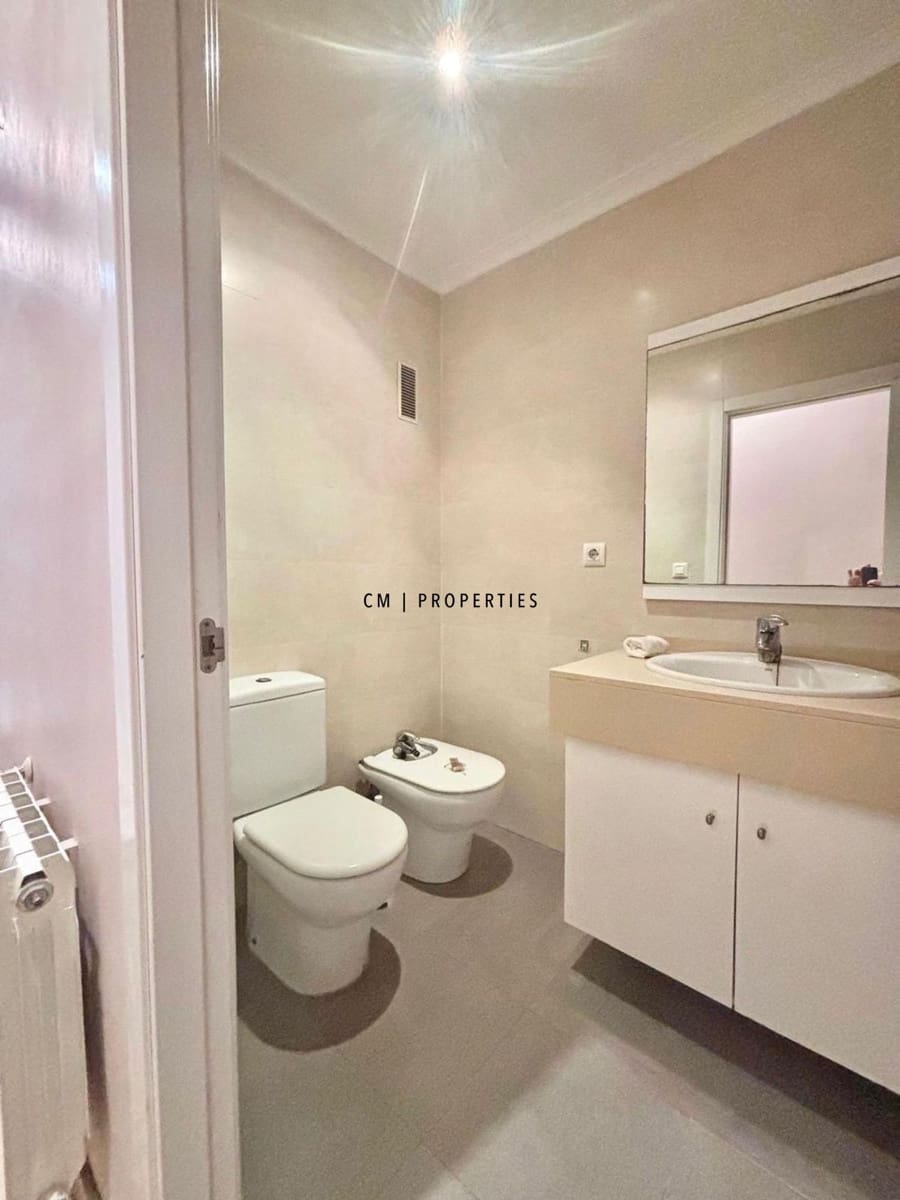 4 Zimmer Wohnung zu vermieten in Valencia Stadt mit Pool - 2.800 € (Ref: 9937209)