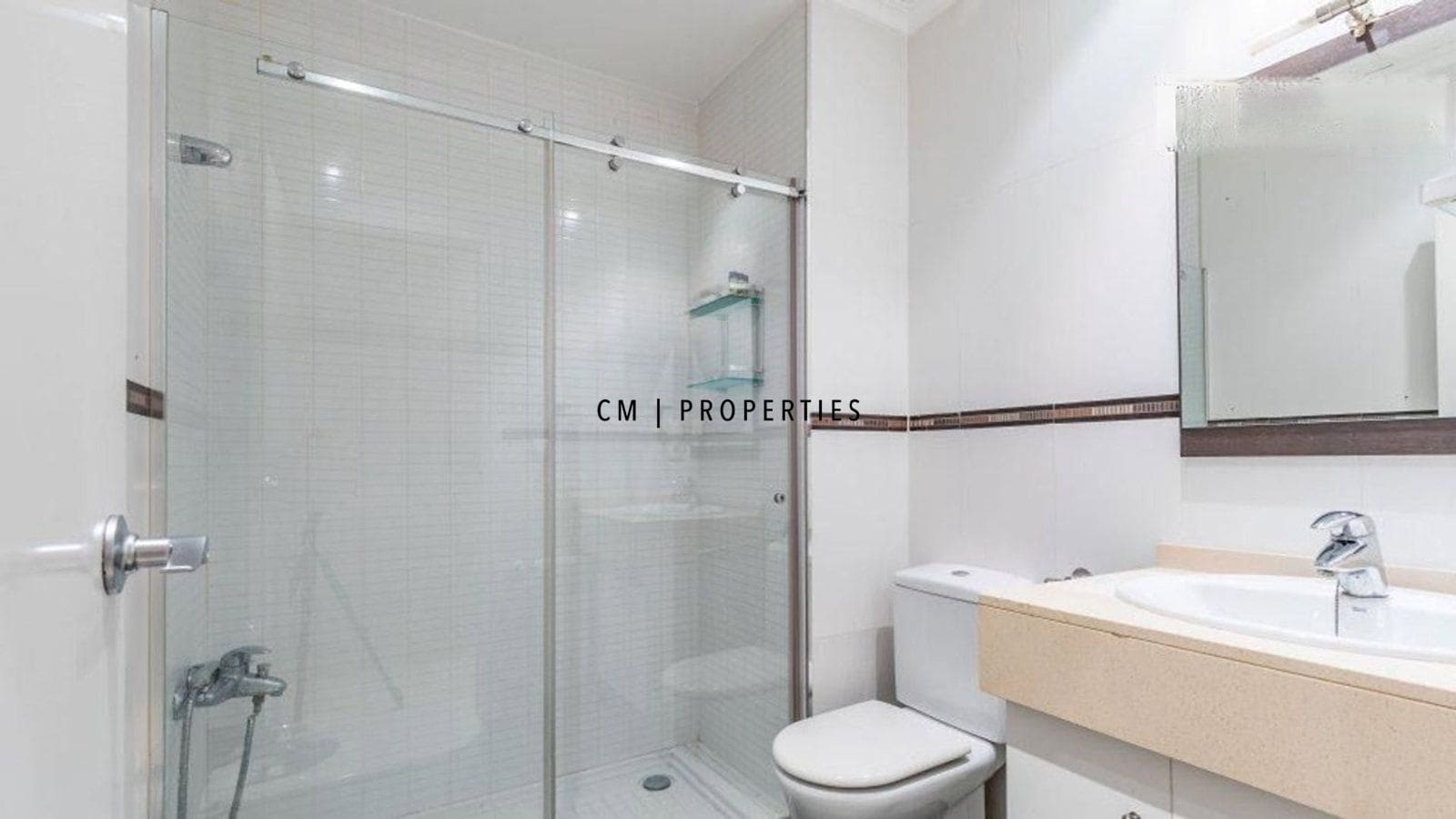 4 Zimmer Wohnung zu vermieten in Valencia Stadt mit Pool - 2.800 € (Ref: 9937209)