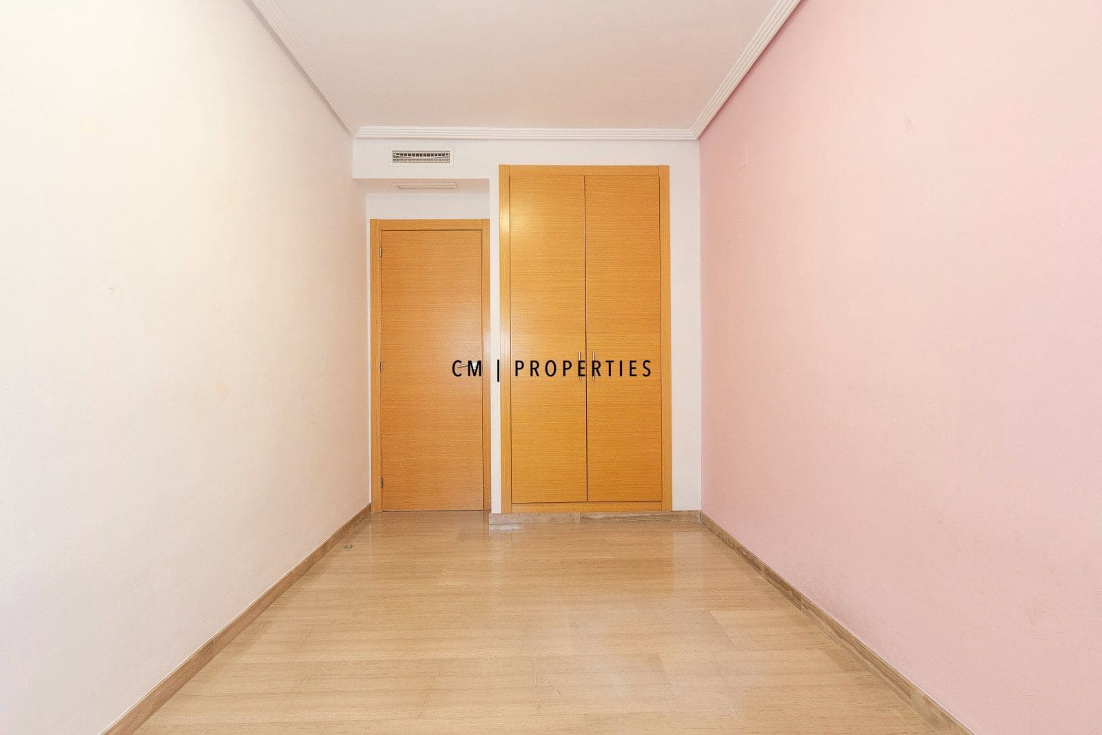 Piso de 3 habitaciones en València ciudad en alquiler con garaje - 2.000 € (Ref: 9938572)