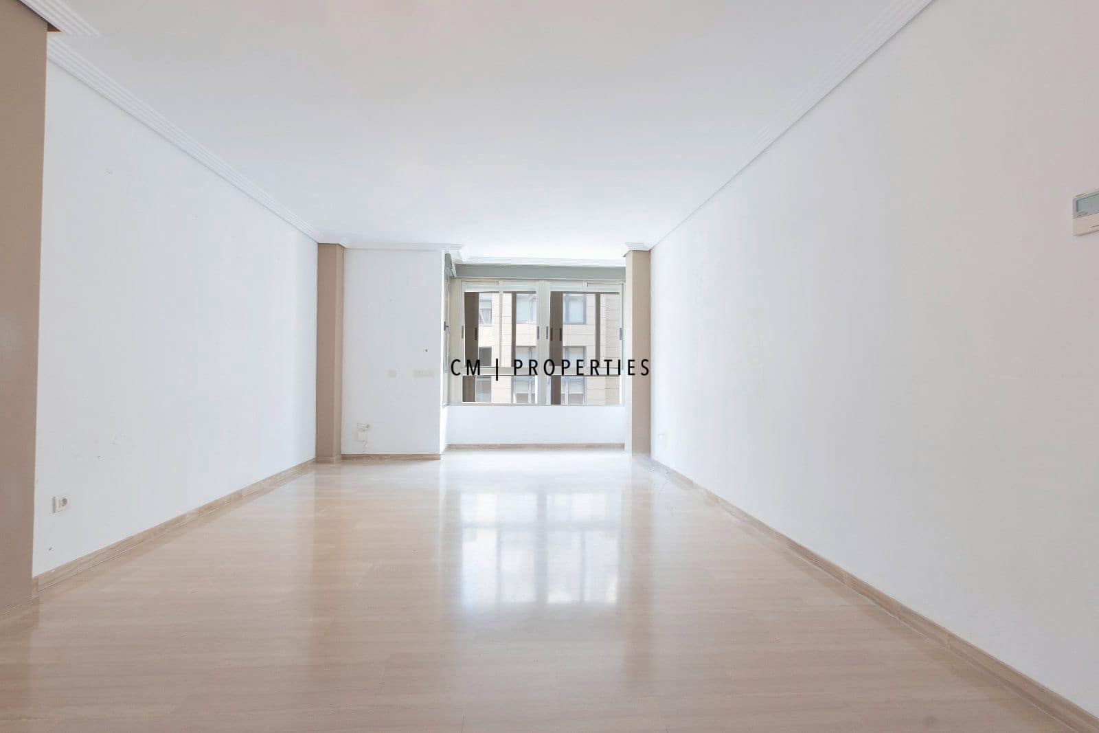 Piso de 3 habitaciones en València ciudad en alquiler con garaje - 2.000 € (Ref: 9938572)