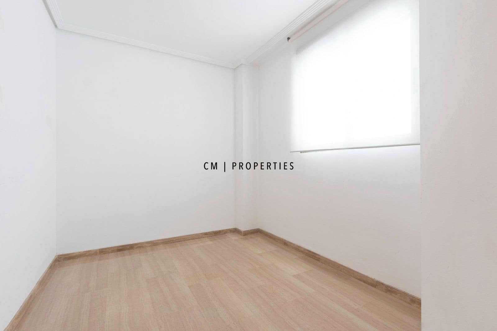 Piso de 3 habitaciones en València ciudad en alquiler con garaje - 2.000 € (Ref: 9938572)