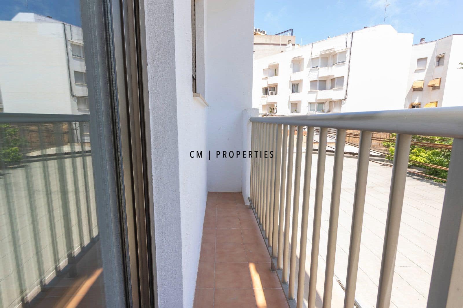 Piso de 3 habitaciones en València ciudad en alquiler con garaje - 2.000 € (Ref: 9938572)