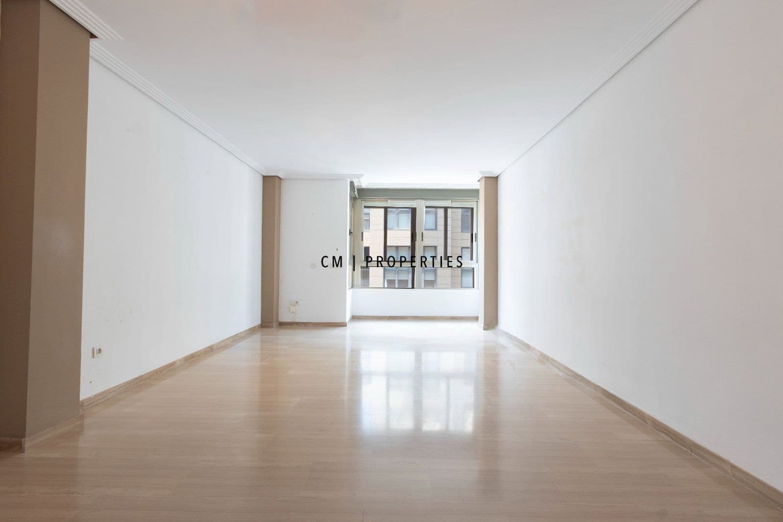 Piso de 3 habitaciones en València ciudad en alquiler con garaje - 2.000 € (Ref: 9938572)