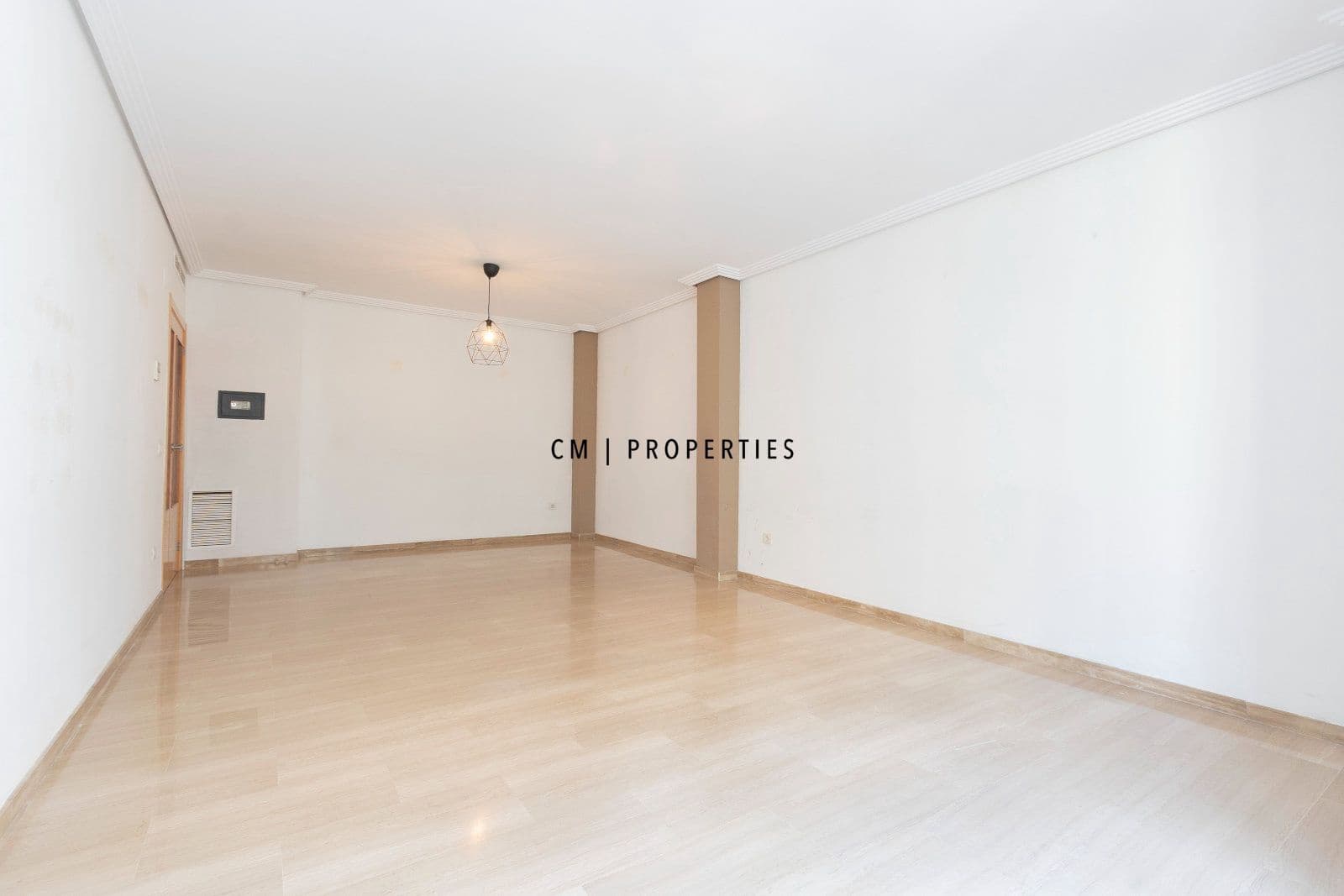Piso de 3 habitaciones en València ciudad en alquiler con garaje - 2.000 € (Ref: 9938572)