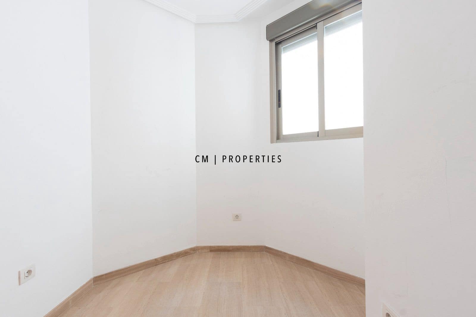 Piso de 3 habitaciones en València ciudad en alquiler con garaje - 2.000 € (Ref: 9938572)
