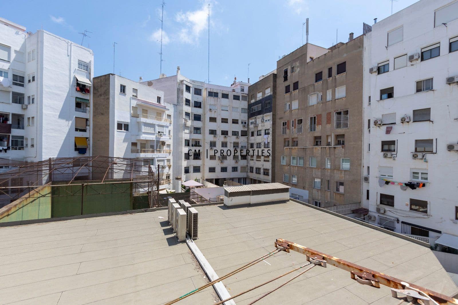 Piso de 3 habitaciones en València ciudad en alquiler con garaje - 2.000 € (Ref: 9938572)