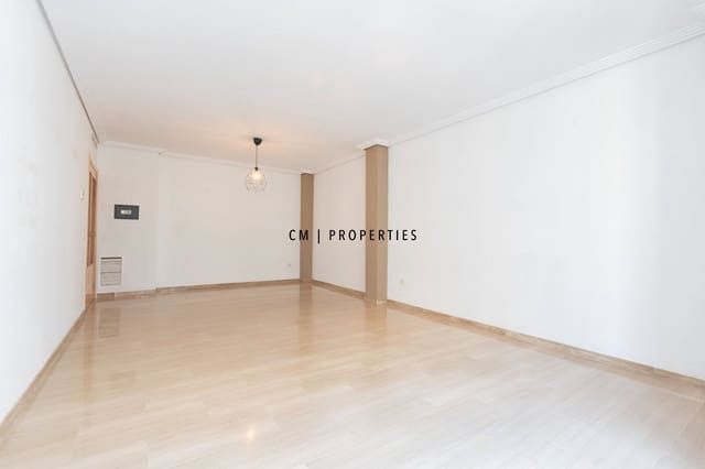 Piso de 3 habitaciones en El Pla del Real, València ciudad en alquiler con garaje - 2.000 € (Ref: 9938572)