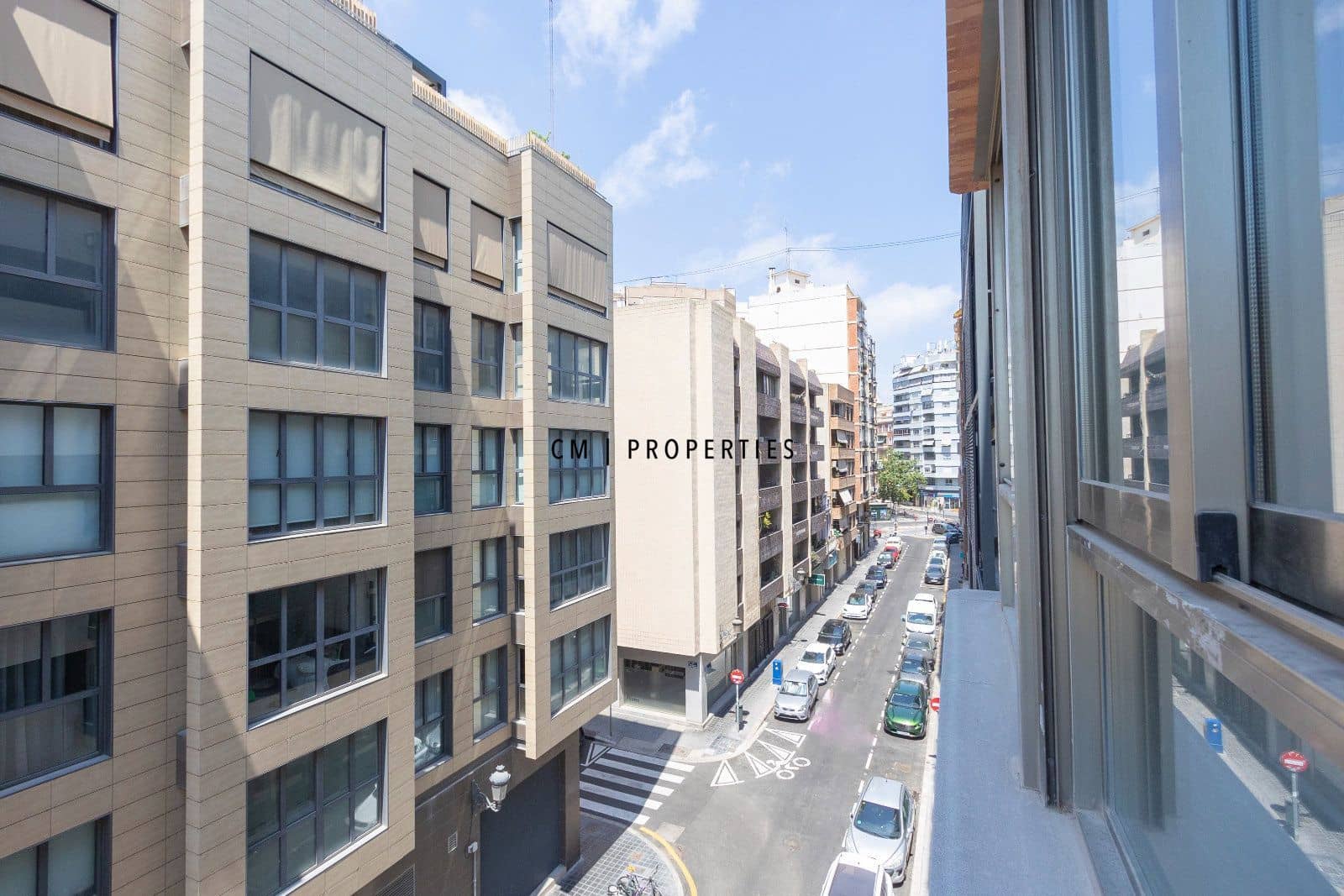 Piso de 3 habitaciones en València ciudad en alquiler con garaje - 2.000 € (Ref: 9938572)
