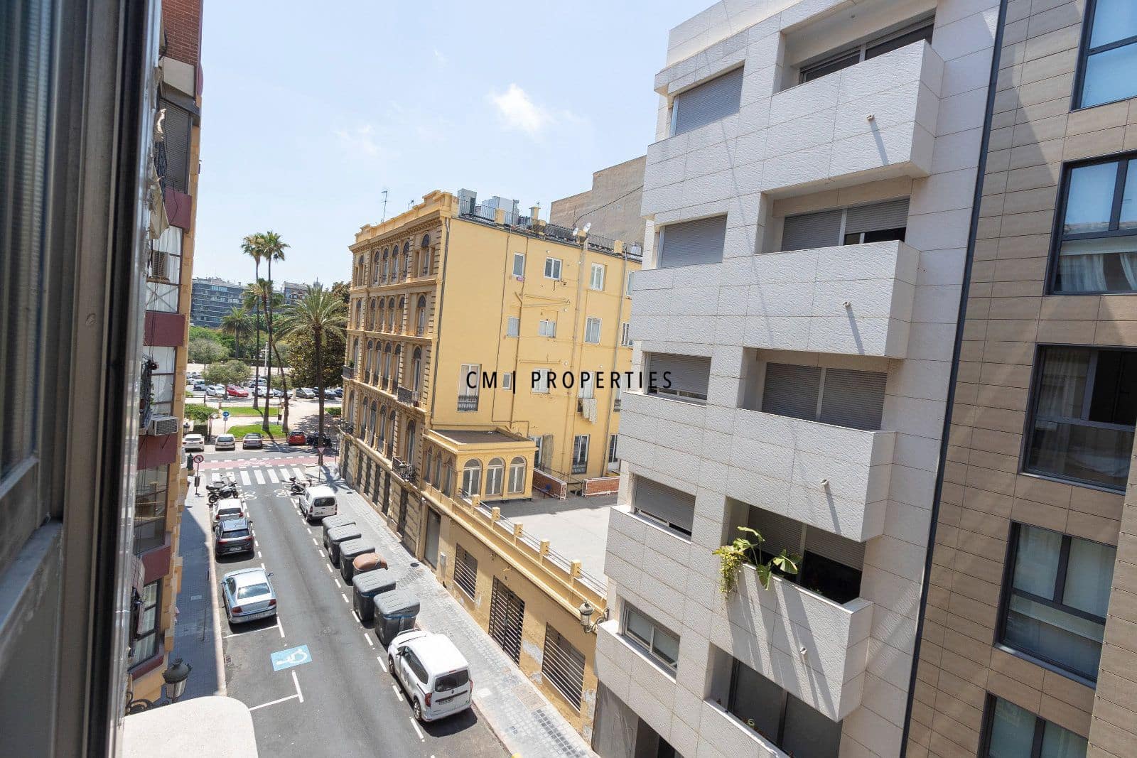 Piso de 3 habitaciones en València ciudad en alquiler con garaje - 2.000 € (Ref: 9938572)
