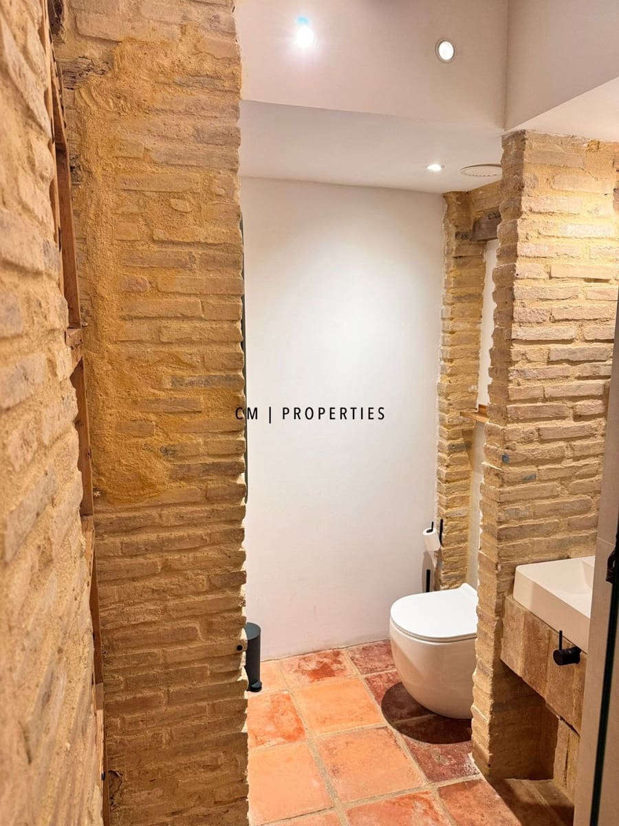 2 bedroom Flat for rent in Valencia city - € 2,080 (Ref: 9939003)