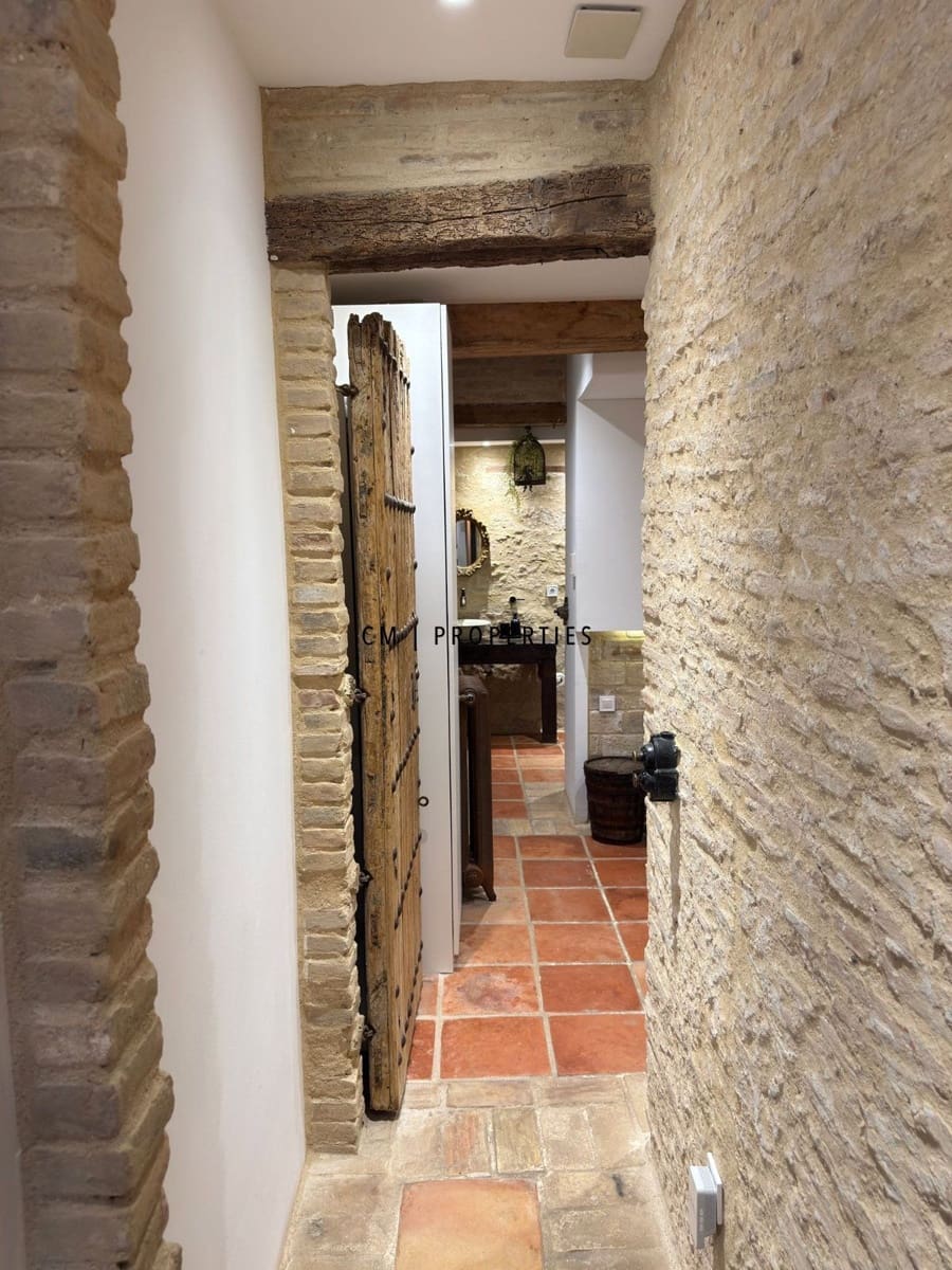 2 bedroom Flat for rent in Valencia city - € 2,080 (Ref: 9939003)