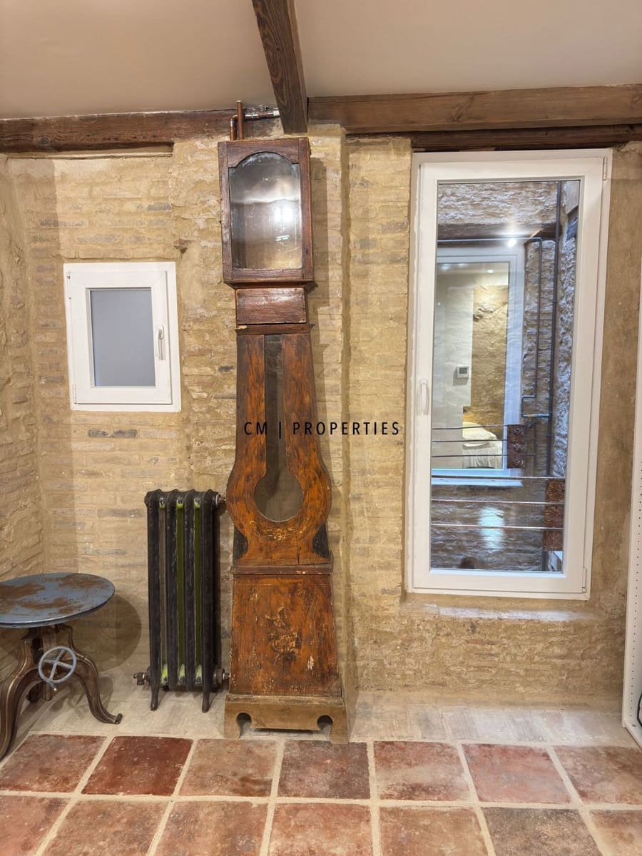 2 bedroom Flat for rent in Valencia city - € 2,080 (Ref: 9939003)