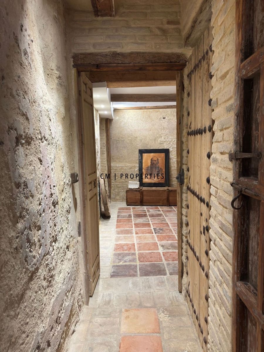 2 bedroom Flat for rent in Valencia city - € 2,080 (Ref: 9939003)
