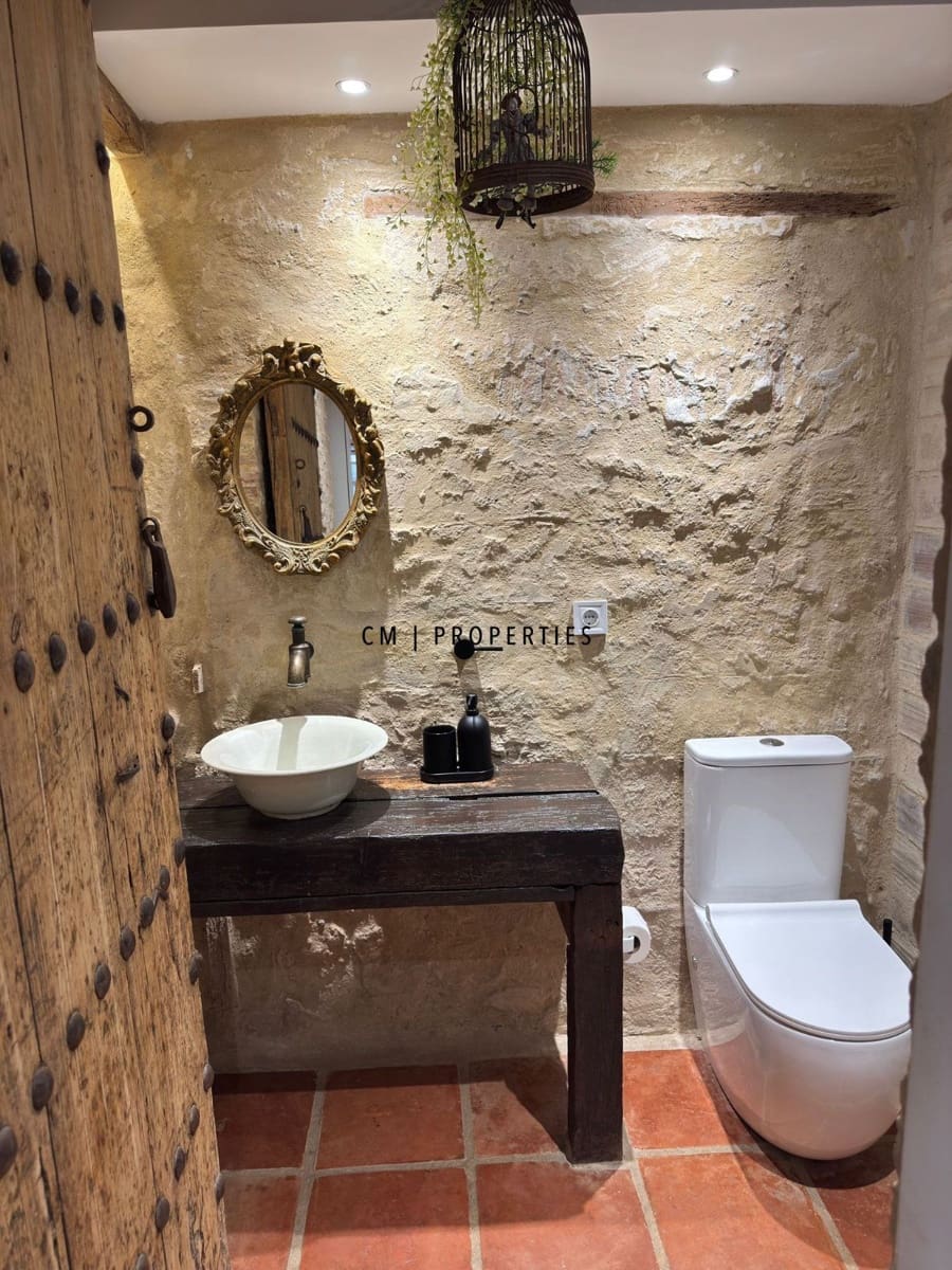 2 bedroom Flat for rent in Valencia city - € 2,080 (Ref: 9939003)
