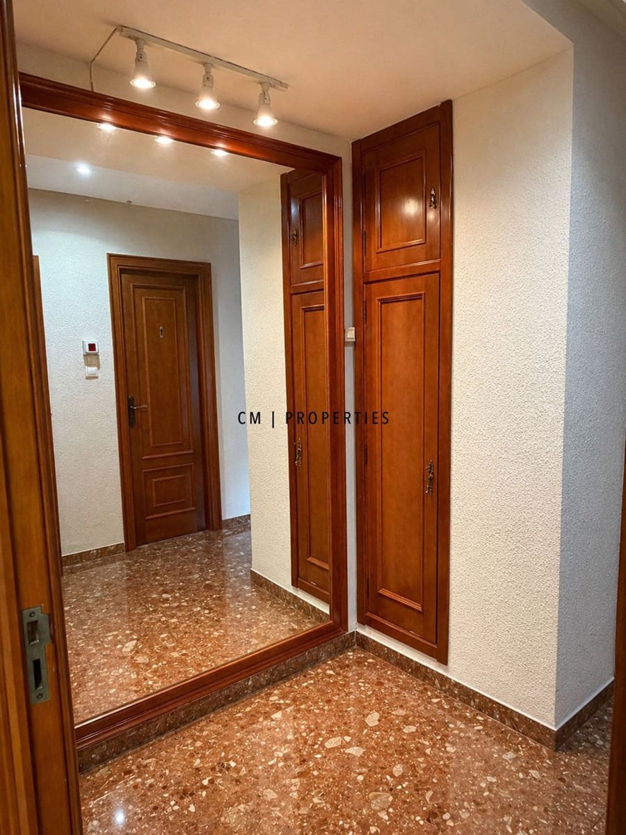 Office for rent in Valencia city - € 5,500 (Ref: 9939004)