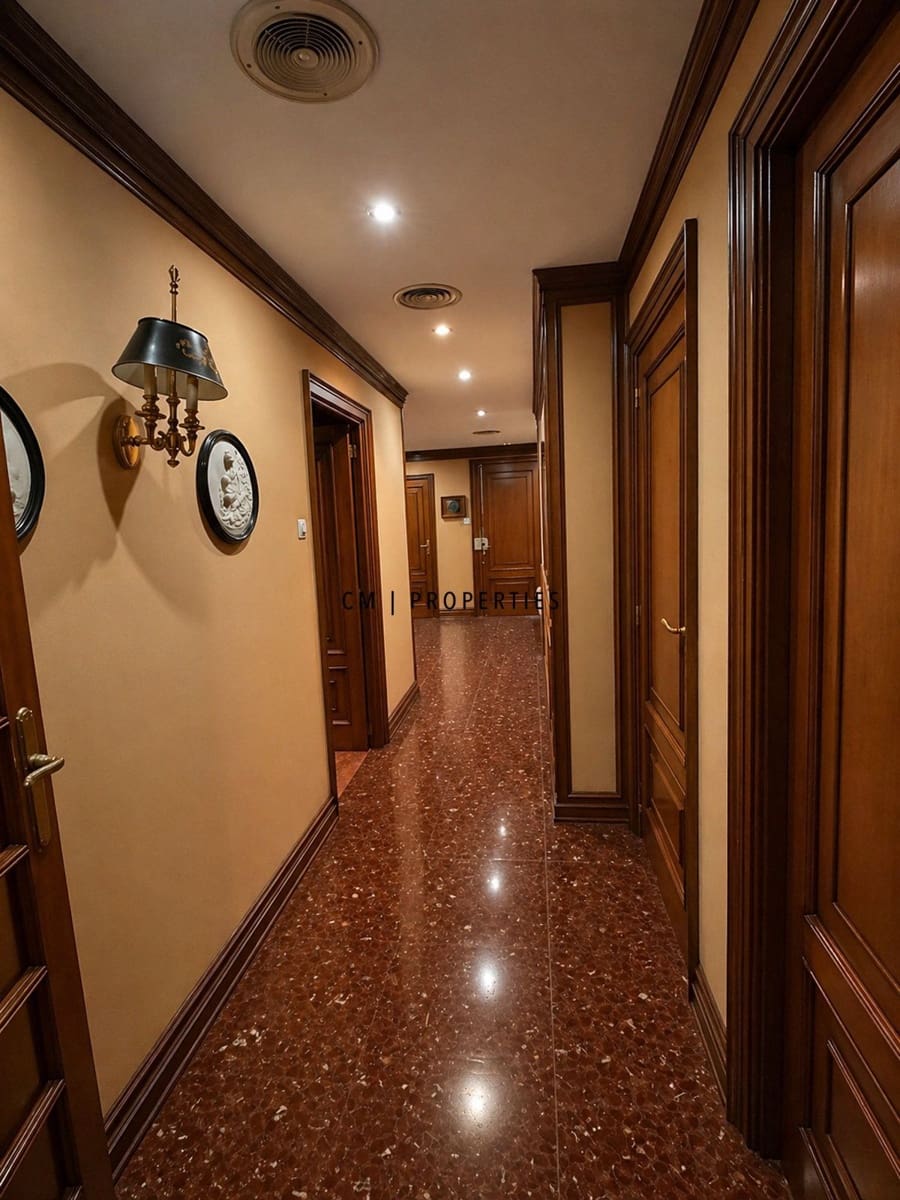 Office for rent in Valencia city - € 5,500 (Ref: 9939004)