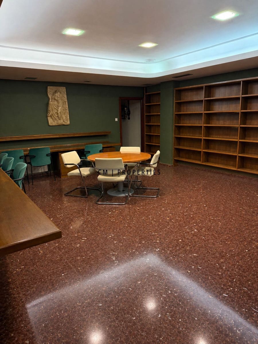 Office for rent in Valencia city - € 5,500 (Ref: 9939004)